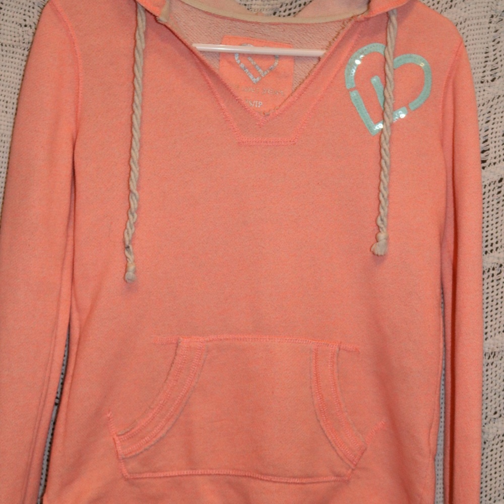 Hooded pullover